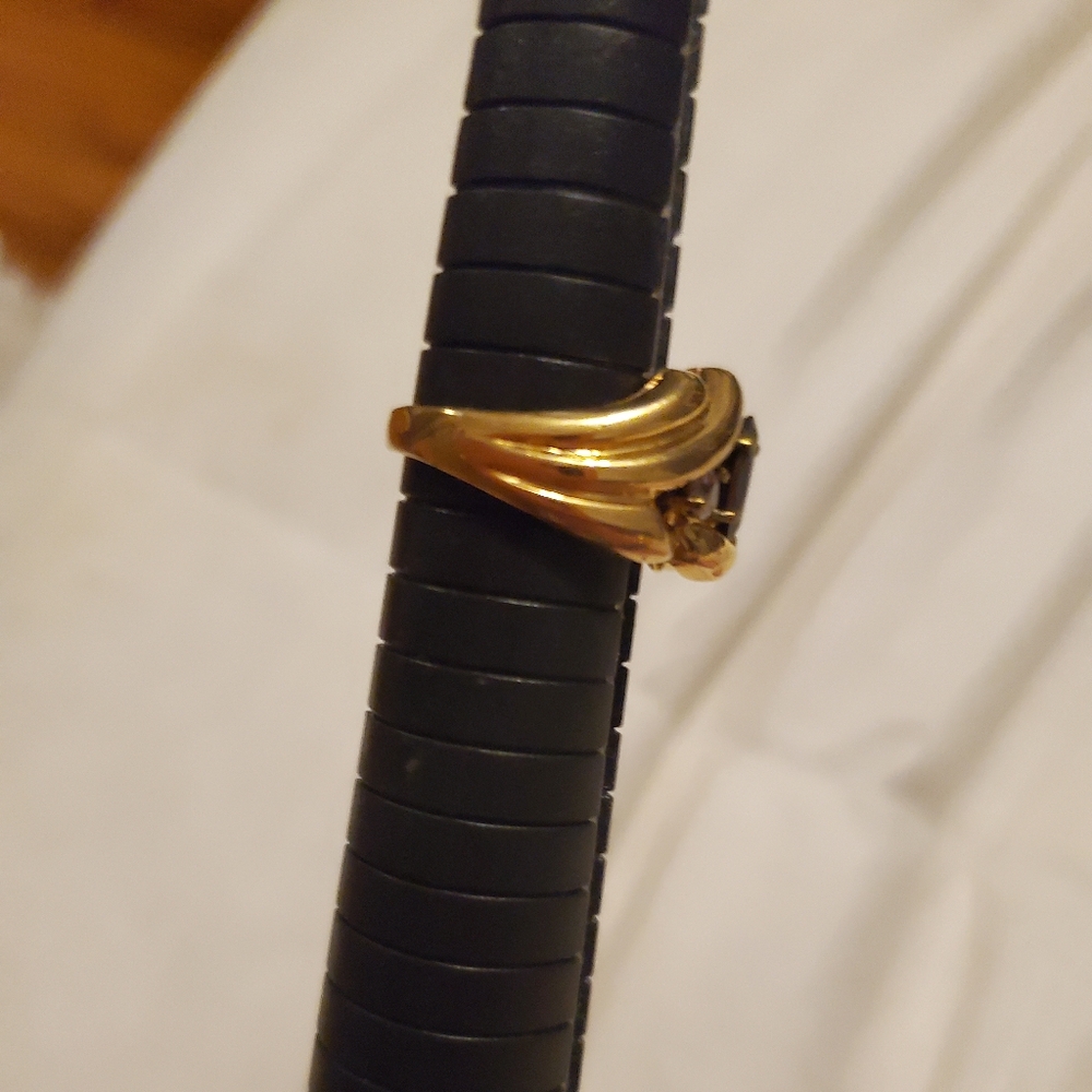Karis Gold and crystal designer ring - Picture 5 of 9